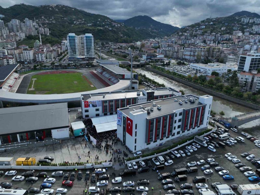 The Minister of National Education Tekin and the Minister of Youth and Sports Bak attended the opening in Trabzon.