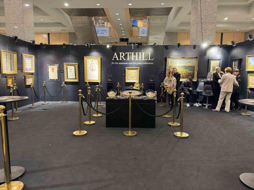 Art and antique enthusiasts met at the fair in Lütfi Kırdar.