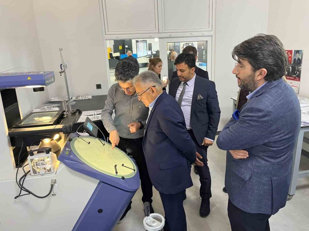 President Büyükkılıç visits TOMTAŞ Aviation Facility