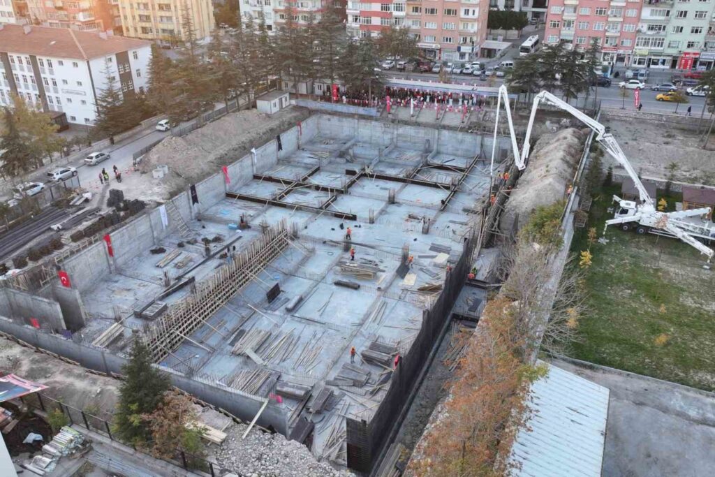 The foundation of a sports hall with a capacity of 375 spectators has been laid in Niğde.