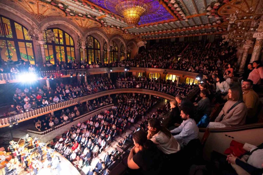 The Limak Philharmonic Orchestra has its first concert abroad in Barcelona.